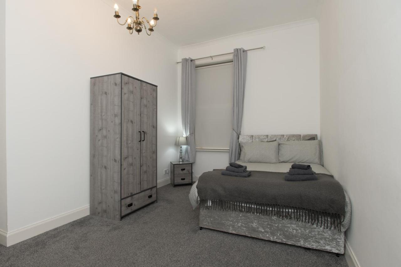 Maze Beach Getaway Apartment Ayr Ngoại thất bức ảnh